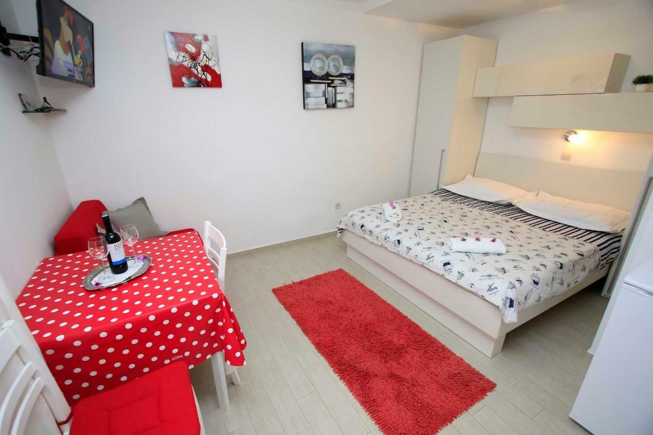 Apartmani Ivona & Ivo Makarska Buitenkant foto