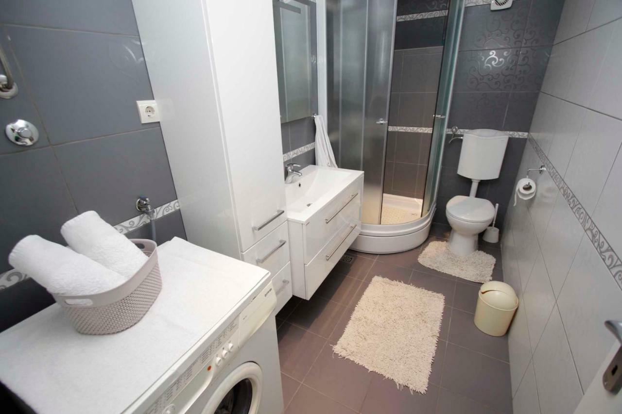 Apartmani Ivona & Ivo Makarska Buitenkant foto